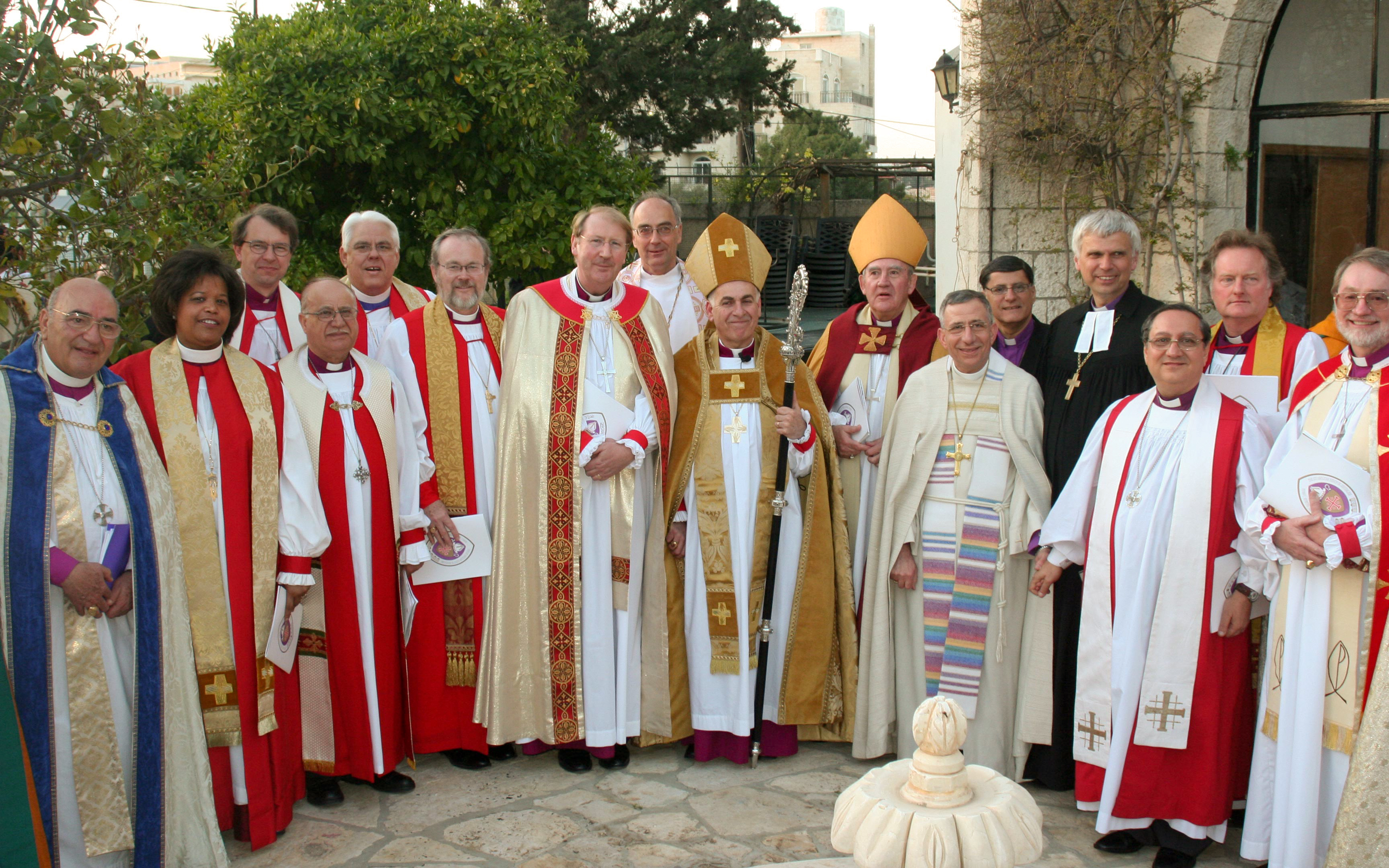 hundreds-pack-jerusalem-cathedral-for-bishop-s-enthronement